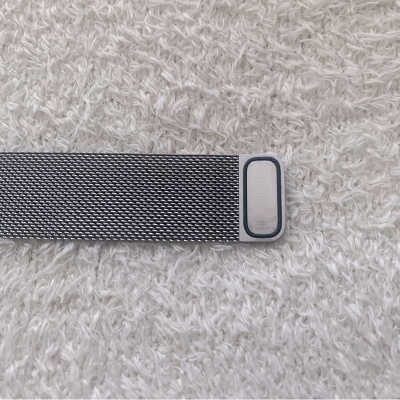 *SOLD* Apple Watch Band Milanese Loop (40mm) - Picture 3 of 5